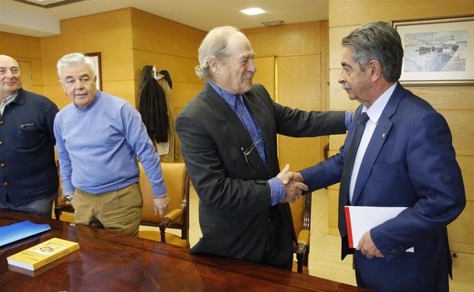 El presidente de Cantabria, Miguel Ángel Revilla, con Isidro Cicero