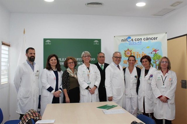 Profesionales de Torrecárdenas informan ante el Día Mundial Contra el Cáncer