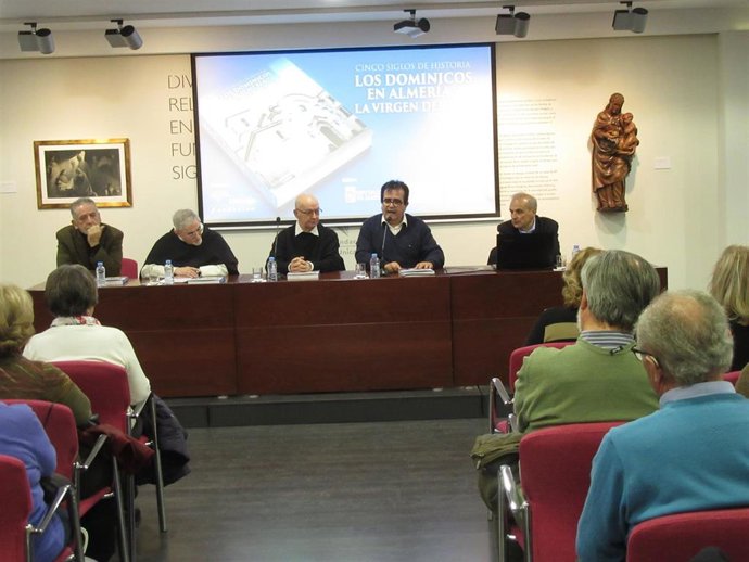 El diputado provincial de Cultura, durante la presentación de la obra.