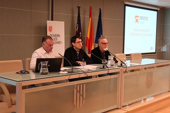 Iago Negueruela, Carles Manera y  Lloren Pou