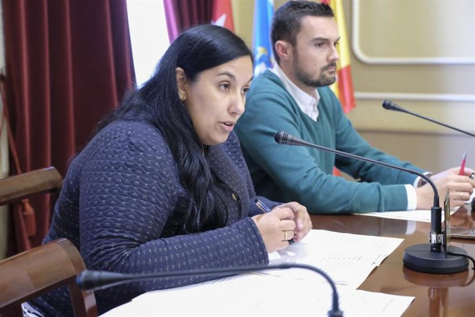 Los ediles del Ayuntamiento de Cádiz, Ana Fernández y Martín Vila