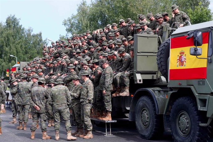 Soldados españoles desplegados en misión de  la OTAN en Letonia