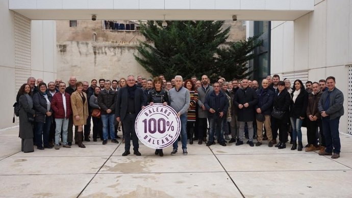 El candidato del Pi al Parlament, Jaume Font, y la candidata al Consell, Xisca M