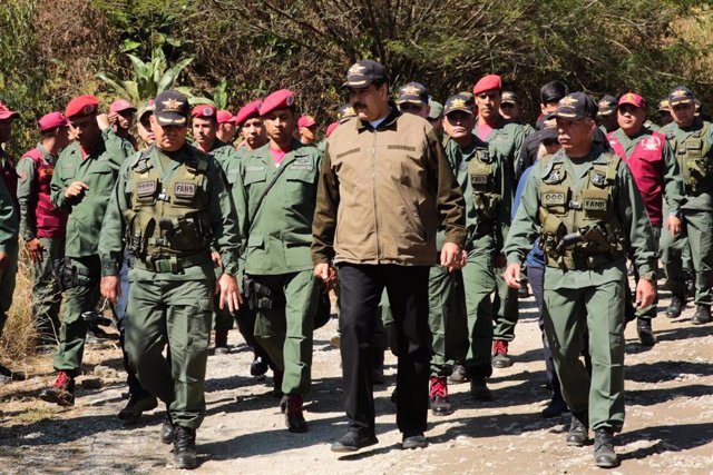 Visita de Nicolás Maduro a una base militar en Caracas