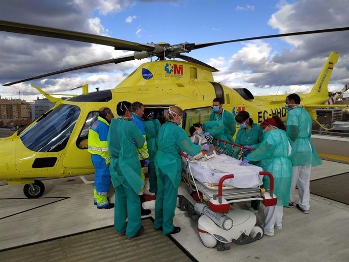 Muy grave un hombre al caerse del quad en un camino de Villaconejos