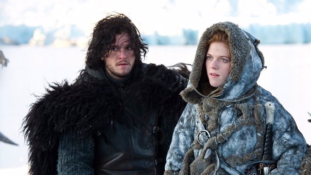 Jon Nieve e Ygritte en Juego de Tronos