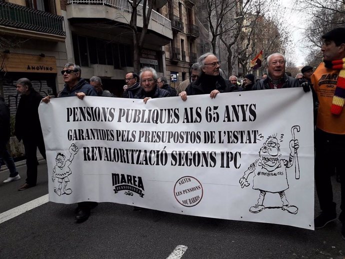 Manifestación de 2.300 pensionistas en Barcelona