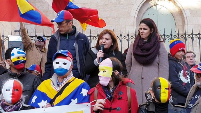 Bonig en la concentración en favor de Juan Guaidó de Valncia