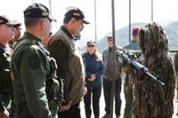 Maduro asegura que la Guardia Nacional "velará siempre" por la paz