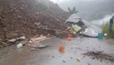 Foto: Al menos ocho muertos y decenas de heridos por un deslizamiento de tierras en una autopista en Bolivia