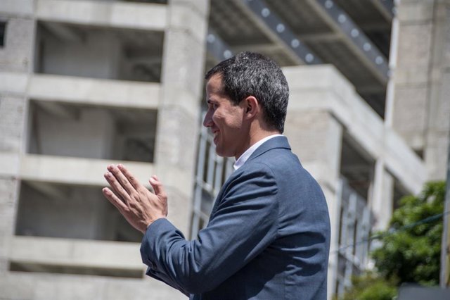 Venezuelans rally in support of Juan Guaidó