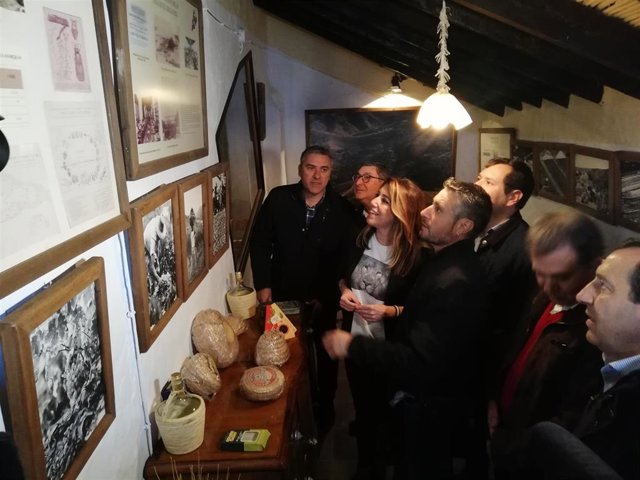Susana Díaz en el Museo de la Pasa de Almachar
