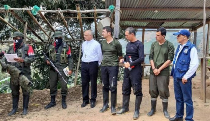 Secuestrados y guerrilleros del ELN
