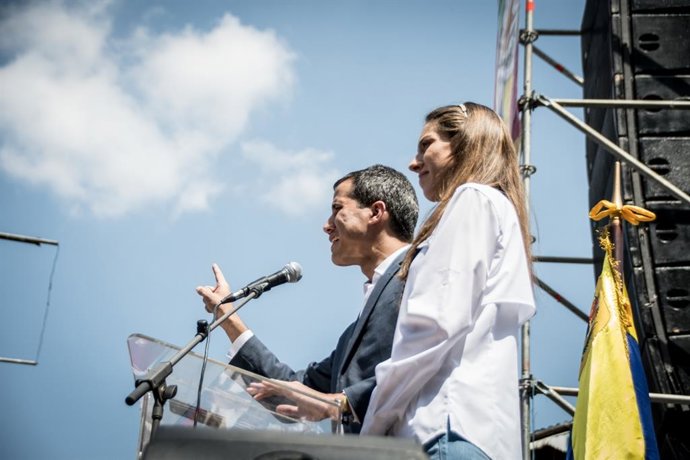 Venezuelans rally in support of Juan Guaidó