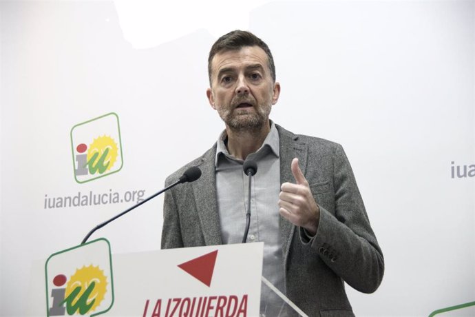 El portavoz parlamentario de Adelante Andalucía y líder de IULV-CA, Antonio Maíl