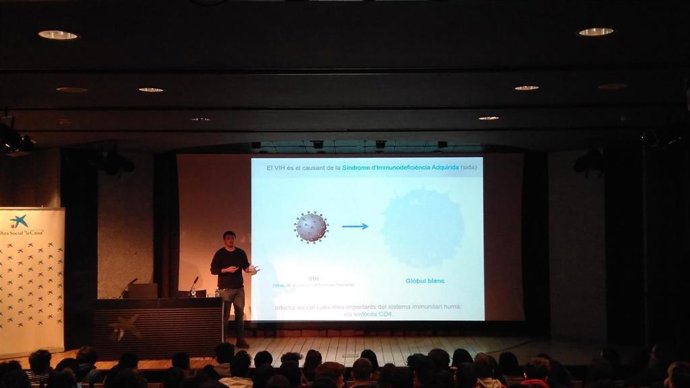 Charla 'I tu qu en saps de la SIDA?' impartida en CaixaForum