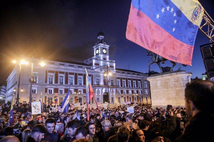 Manifestación en la Puerta del Sol para respaldar el apoyo de la Unión Europea a