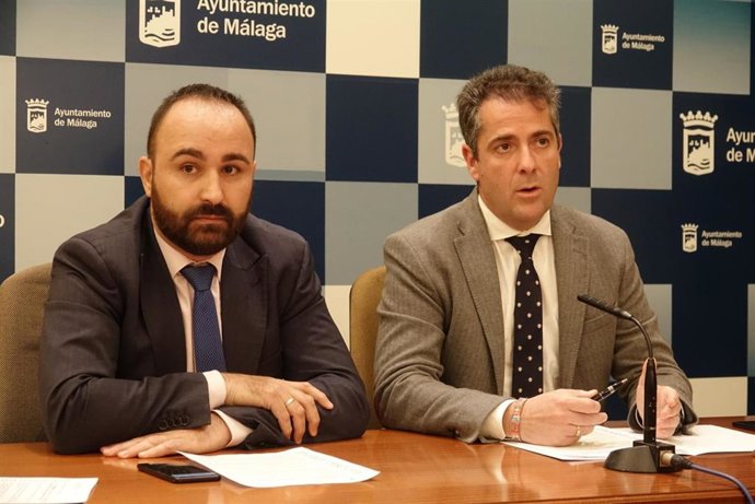Cortés y Conde en rueda de prensa en el Ayuntamiento de Málaga