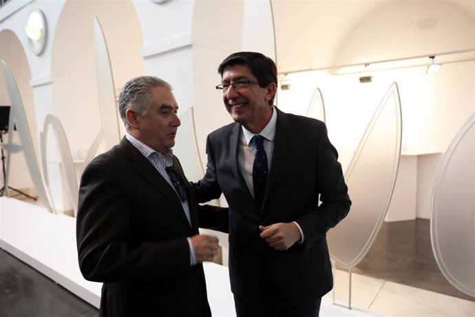 Vicepresidente de la Junta de Andalucía y consejero de turismo juan marín con se