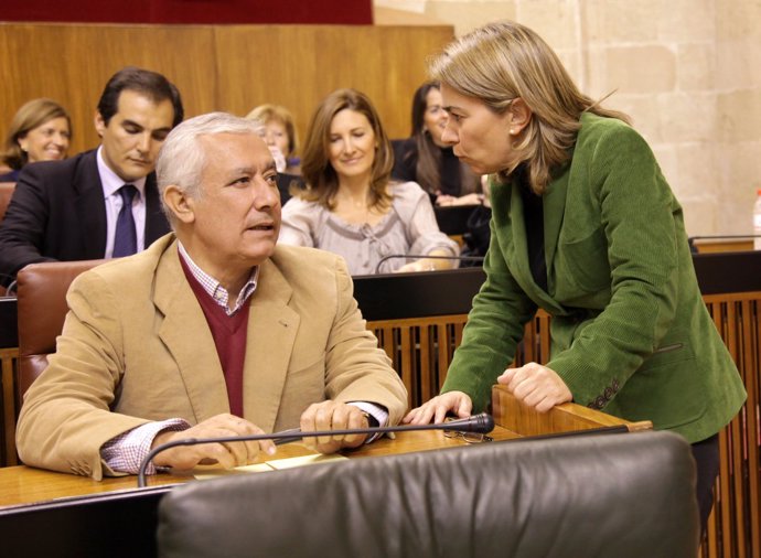 Javier Arenas y Teresa Ruiz Sillero en el Parlamento en una imagen de archivo