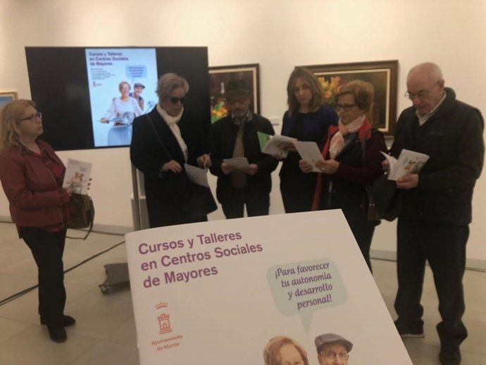 LA CONCEJAL EN LA PRESENTACIÓN DEL PROGRAMA DE ACTIVIDADES