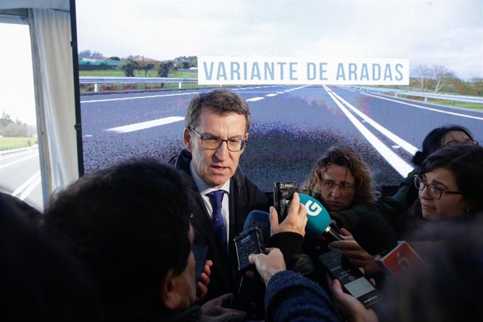 El presidente de la Xunta, Alberto Núñez Feijóo, en declaraciones a los medios