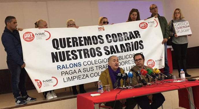 Álvarez y Santana en rueda de prensa ante trabajadores de Ralons de los colegios