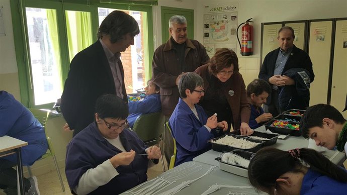 Broto visita las obras de la nueva residencia Atadi-Albada en Alcañiz