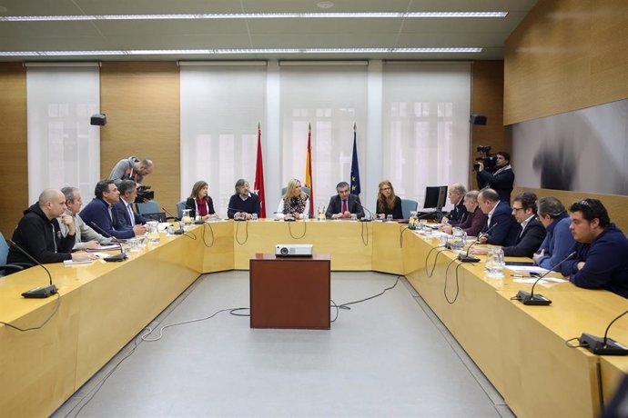Reunión del Gobierno de la Comunidad de Madrid con las principales asociaciones 