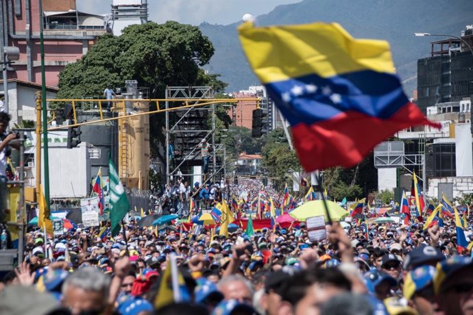 Venezuelans rally in support of Juan Guaidó