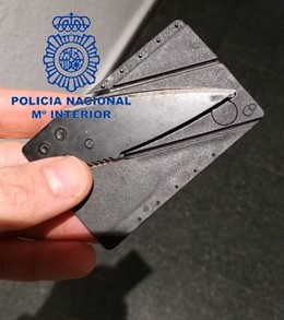 Nota Prensa Y Fotografías: "La Policía Nacional Detiene A Un Hombre Tras Ser Per