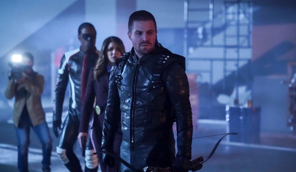 Arrow 'resucita' a 10 míticos personajes en su episodio 150