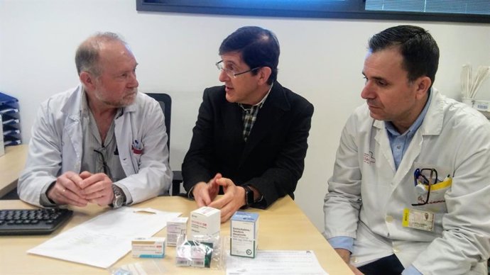 Villegas junto a Espuny y Blanco presentan nuevo sistema de fármacos para víctim
