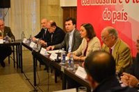 Maroto destaca el impulso del Gobierno a la industria y Gonzalo Caballero lo contrapone con el "abandono" de la Xunta