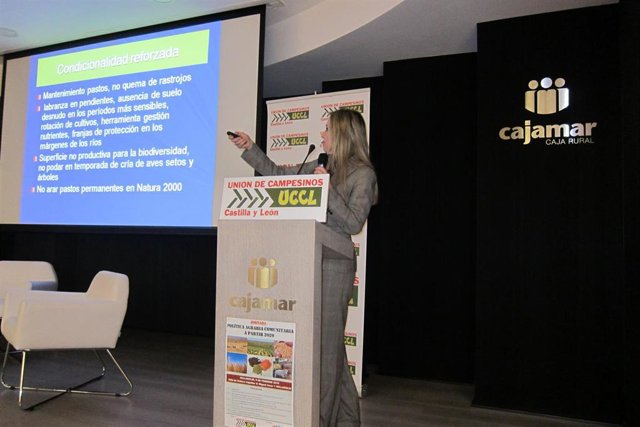 Una de las ponentes en la jornada de UCCL sobre la PAC