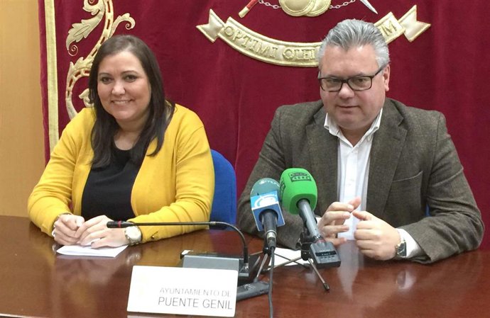Ana Carrillo y Esteban Morales en rueda de prensa