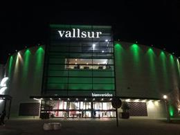 Valladolid.- Vallsur iluminado de verde este lunes
