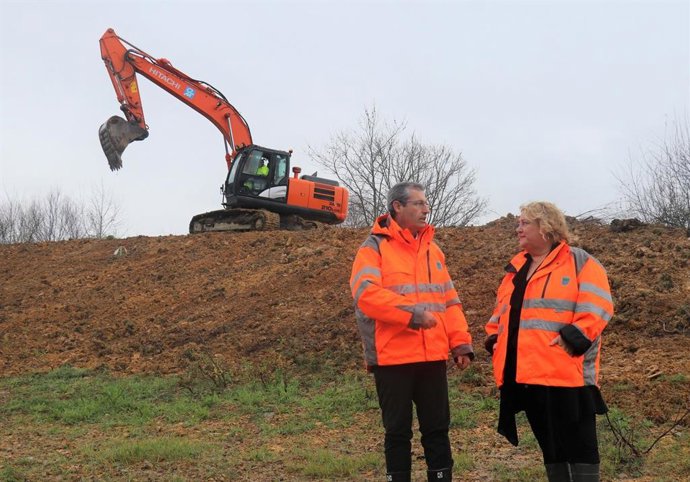 El diputado general de Gipuzkoa, Markel Olano, y la diputada de Infraestructuras