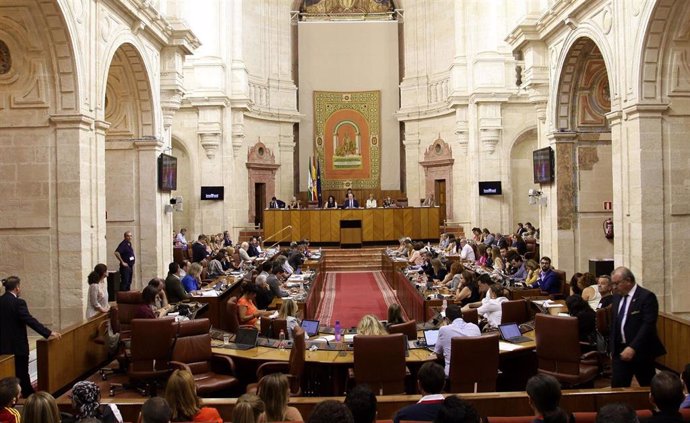 Pleno del Parlamento andaluz en una foto de archivo