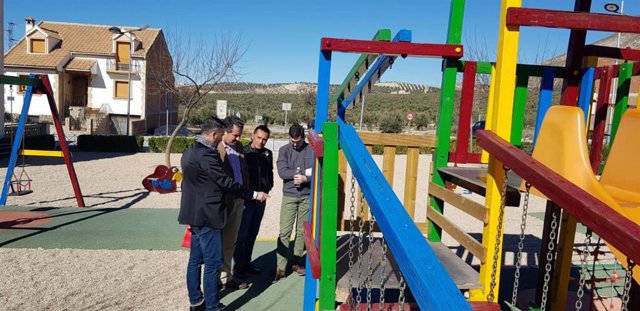 Visita a actuaciones ejecutadas en Huesa dentro del programa Regenera.