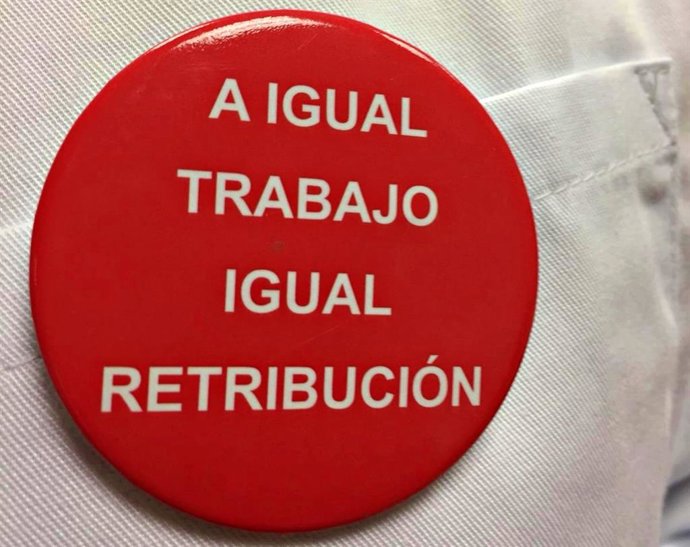 Chapa de la campaña #damoslachapa del Sindicato Médico de Sevilla y el Colegio d