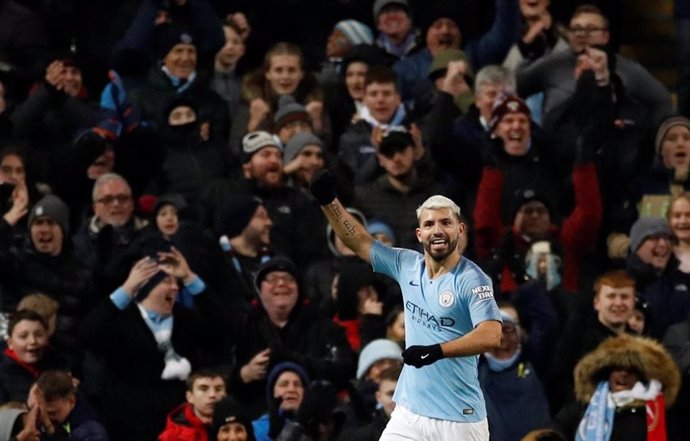 El delantero argentino Sergio Agüero celebra un gol con el Manchester City