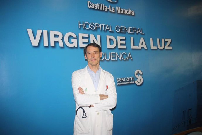 Doctor Viñas en el Hospital Virgen de la Luz