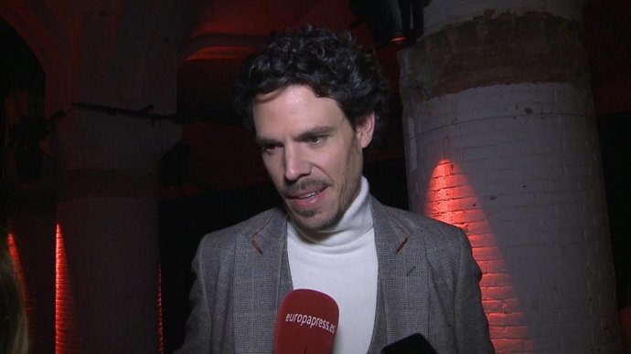 JUAN AVELLANEDA EN LA PASARELA 080 BARCELONA