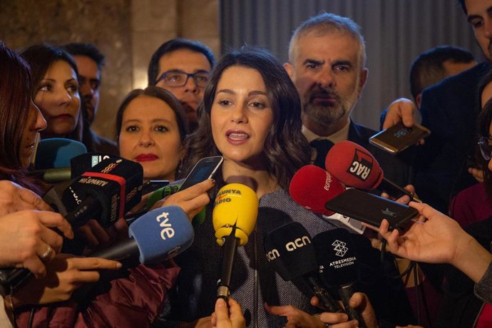 Sesión ordinaria en el Parlamento de Catalunya para tratar, en otros temas, el j