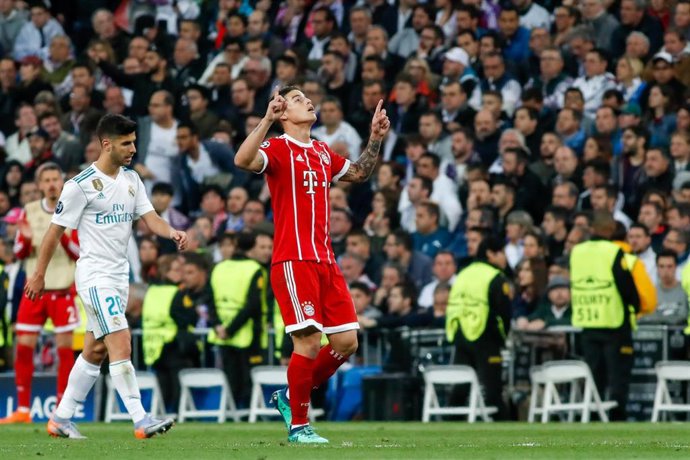James Rodríguez celebra su gol en el Bernabéu con el Bayern