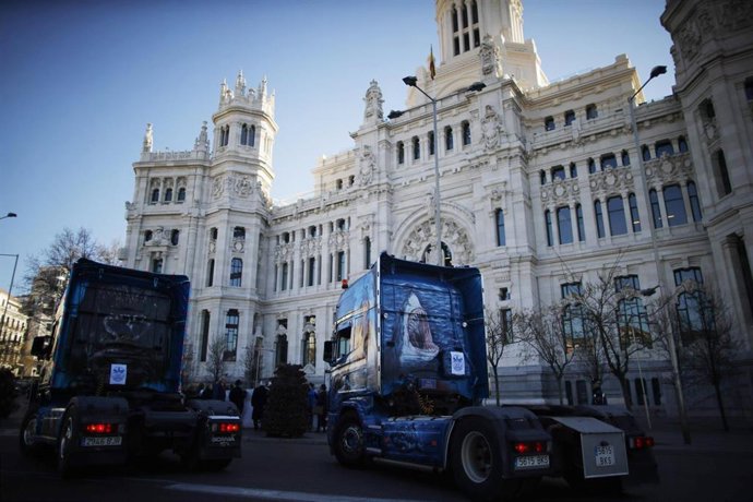Manifestación de integrantes de circos con animales en Madrid para evitar su pro