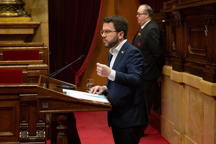 Pere Aragons en el pleno del Parlament