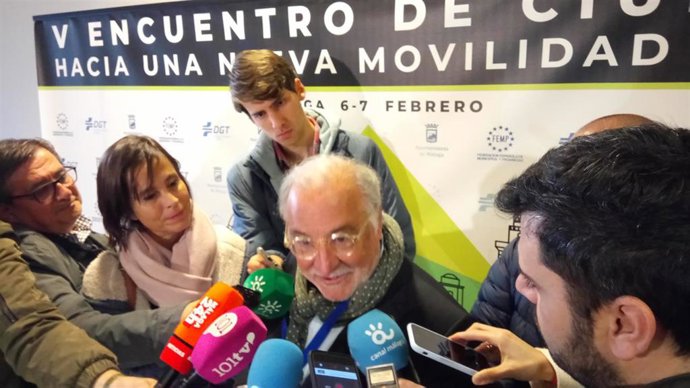El director general de Tráfico, Pere Navarro, atiende a los medios de comunicaci