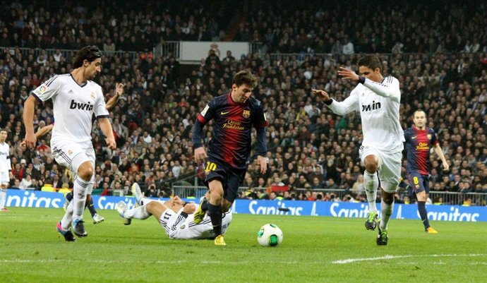 Leo Messi Khedira Varane Real Madrid FC Barcelona 